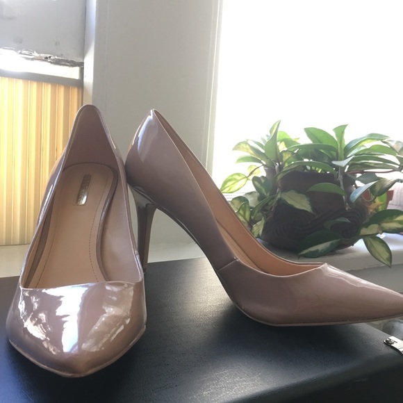 SOLD BCBGeneration Hot Nude Heels/Pumps - Picture 5 of 8